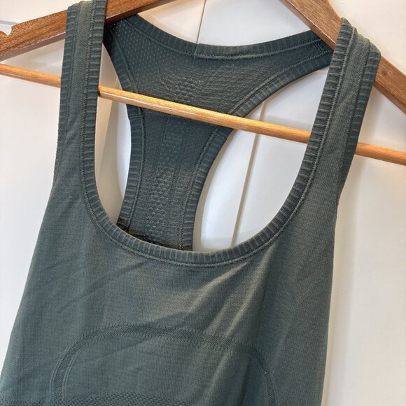 Lululemon Women's 10 Green Racerback Tank Top Sweat life - Picture 2 of 10
